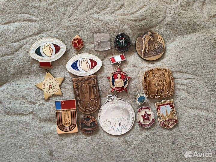 Значки и медали СССР