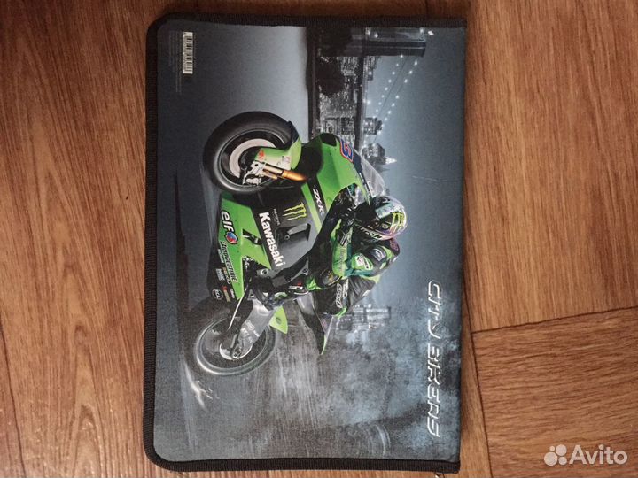 Папка для тетрадей на замке