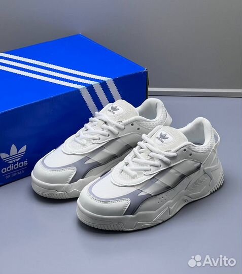 Кроссовки женские Adidas