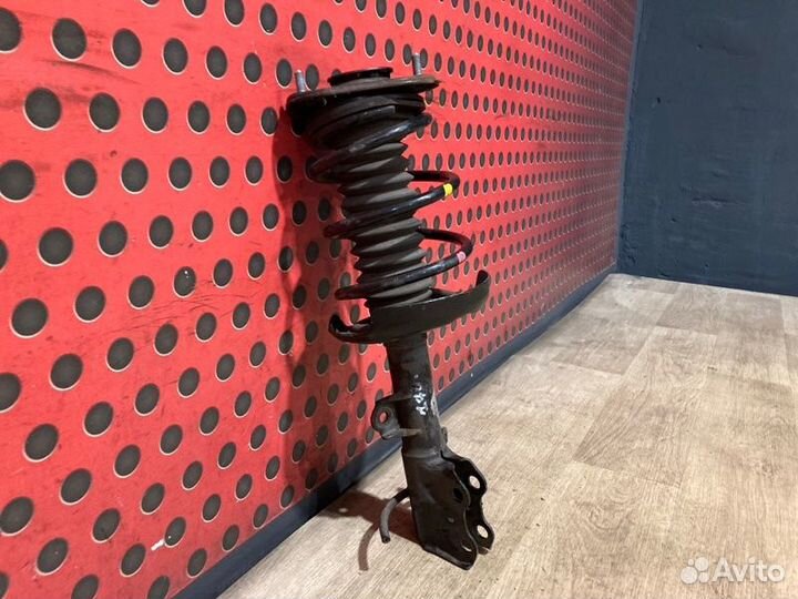 Амортизатор передний левый Lexus Ux mzah10R-awxbbw