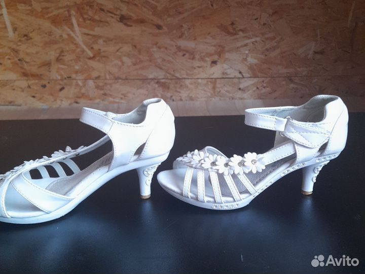 Туфли на каблуках детские для девочки 31 размер