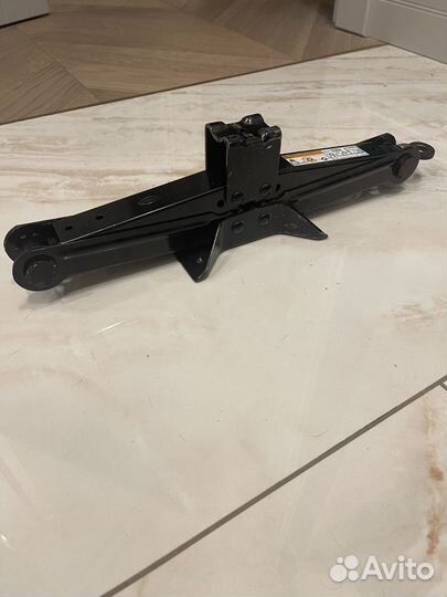 Домкрат винтовой