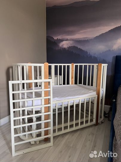 Детская кроватка трансформер с маятником
