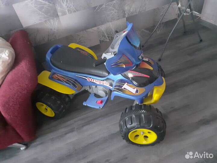 Детский квадроцикл на аккумуляторе