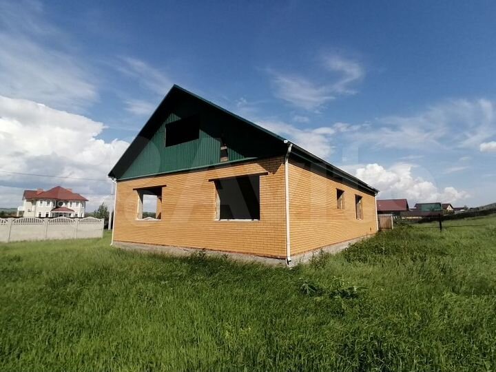 Коттедж 253 м² на участке 15 сот.