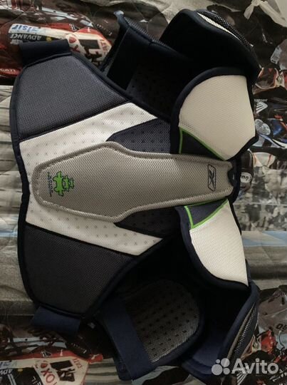 Нагрудник хоккейный