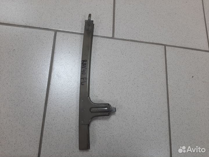 Направляющая стекла передняя левая Rav4 40 2012-19