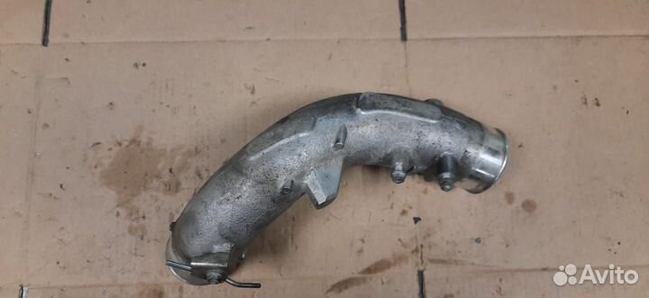 Патрубок интеркулера левый Датчик слепых зон левый