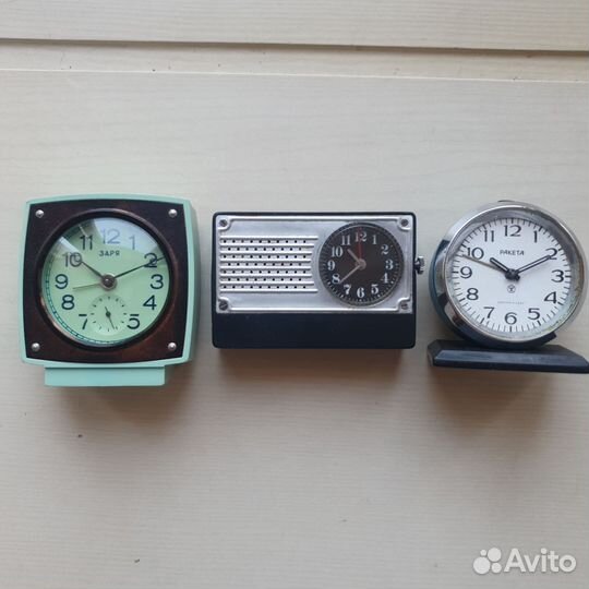 Часы будильники, заря, ракета, слава