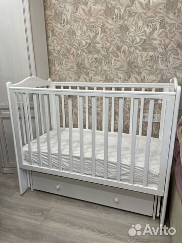 Детская кроватка с универсальным маятником +матрас
