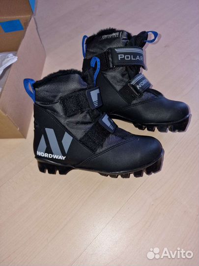 Лыжные ботинки детские 33 размер