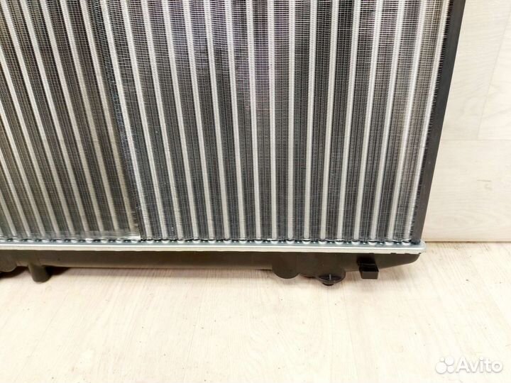 Радиатор охлаждения Mazda B-Serie/Ford Ranger 2,5d