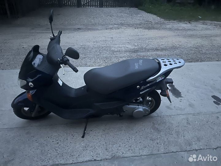 Продам мопед Suzuki Avenis 150