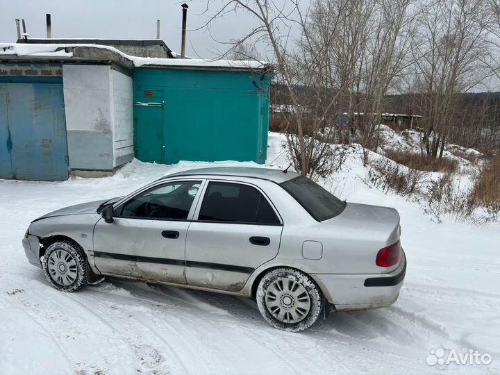 Mitsubishi Carisma 1.6 МТ, 2002, 290 000 км