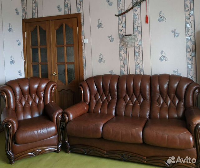 Кожаный диван бу