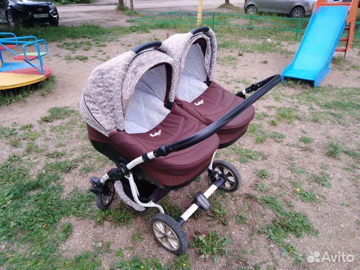 Коляска для двойни