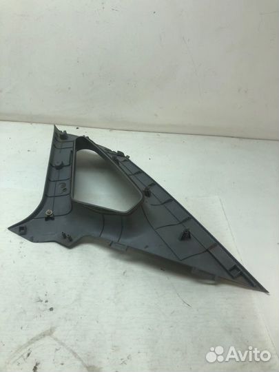 Накладка стойки задняя правая Ford Fusion 2008