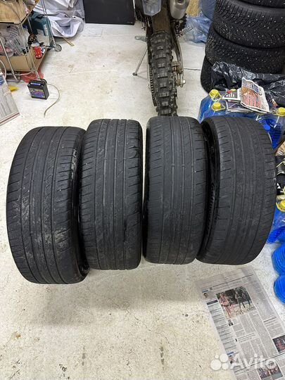Continental Conti.eContact 235/55 R19