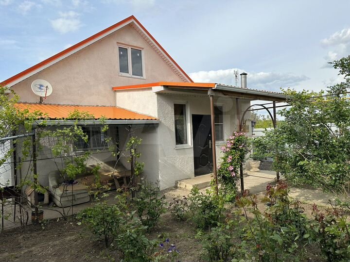 Дом 68,8 м² на участке 8 сот.