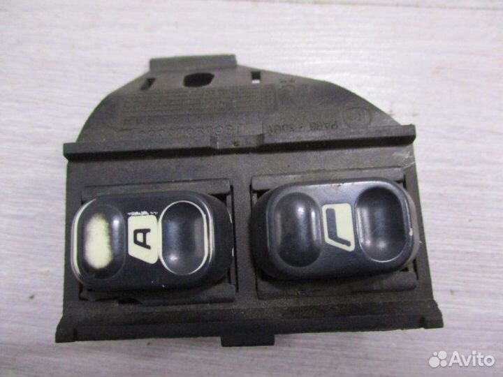 Блок управления стеклоподъемником передний левый