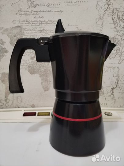 Гейзерная кофеварка Polaris новая