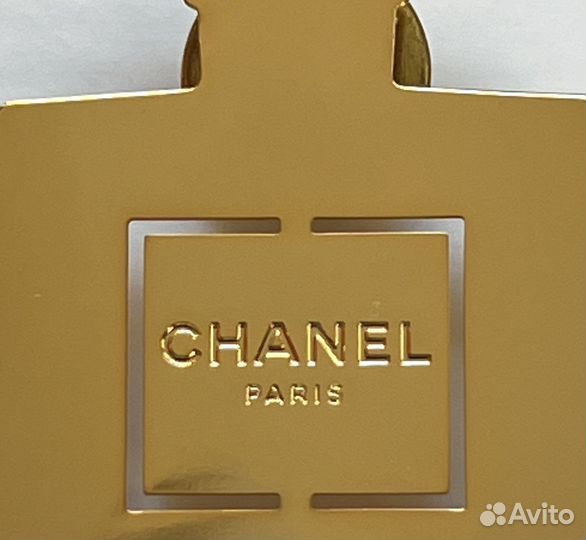 Значок брошь флакон chanel