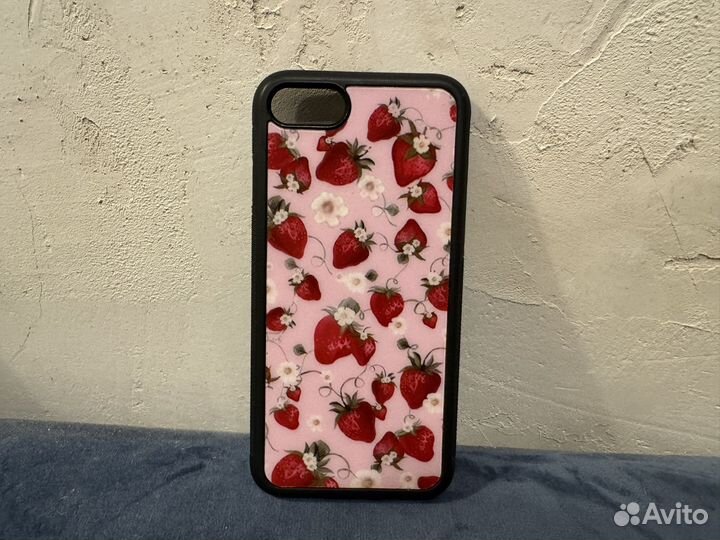 Чехол на iPhone