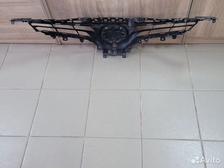 Решетка радиатора Toyota Camry V70