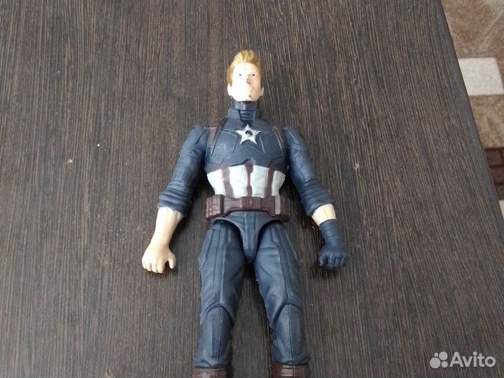 Фигурка капитана Америка из пластика