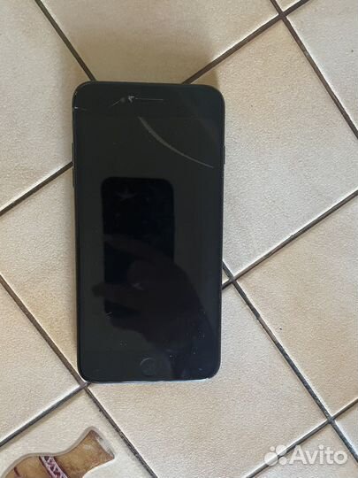 Телефон iPhone 7