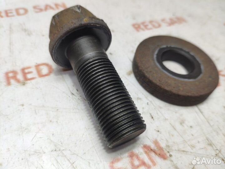 Болт шкива коленвала Mitsubishi Pajero 3 V78W 4M41