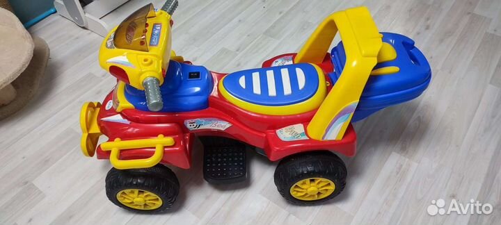 Детский квадроцикл на аккумуляторе