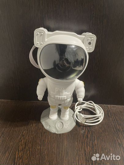 Ночник ввиде космонавта