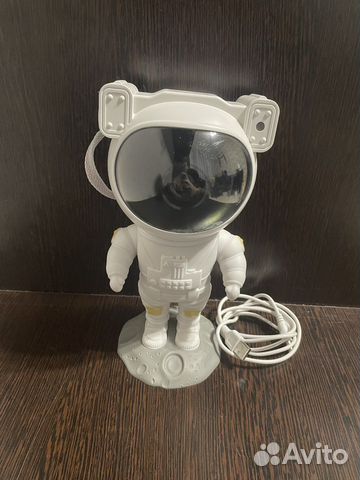 Ночник ввиде космонавта
