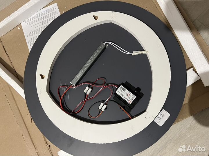 Круглое зеркало с теплой подсветкой d50