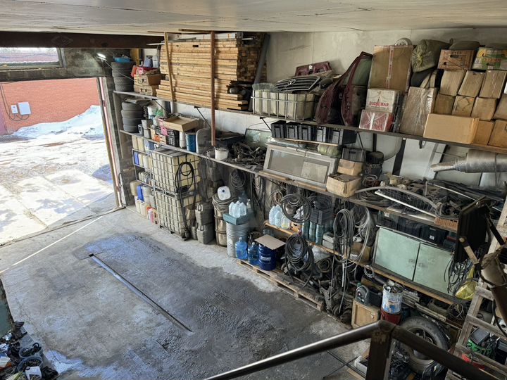 Гараж, > 30 м²