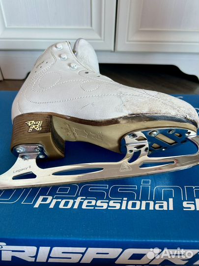 Коньки фигурные Risport Royal Pro