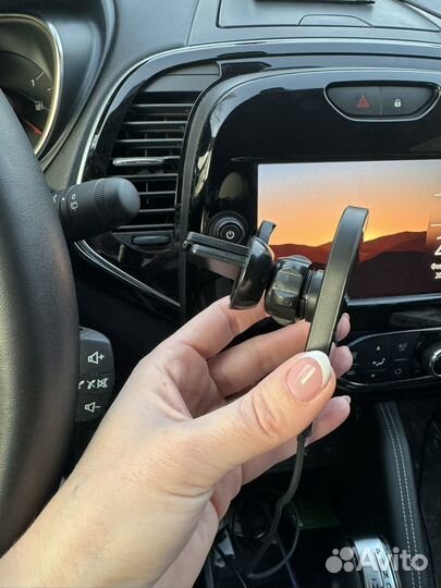 Автомобильный держатель для iPhone