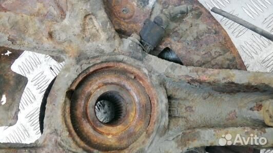 Ступица передняя левая volkswagen touareg 7L (EEA1