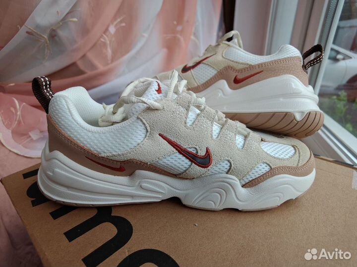 Кроссовки nike Tech Hera 39.5 ориг