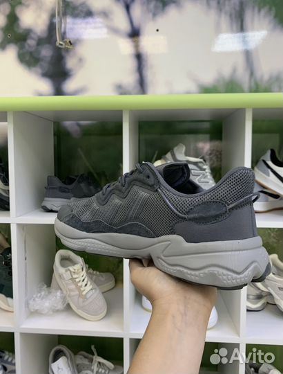 Кроссовки Adidas Ozweego