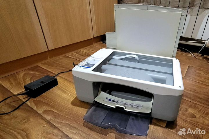 Принтер HP DeskJet F300