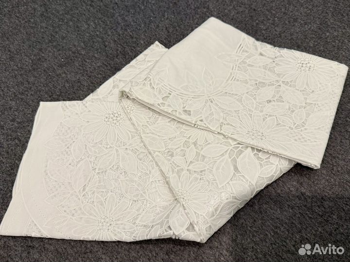 Скатерть ажурная новая