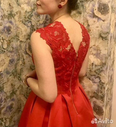 Вечернее платье красное