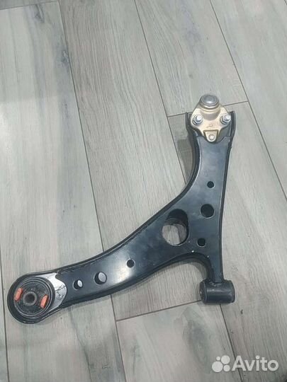 Передний правый рычаг chery tiggo