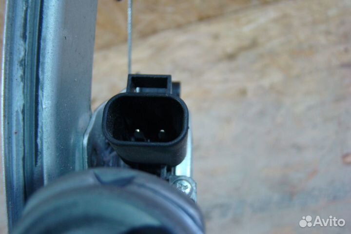 Chevrolet Orlando Стеклоподъемник задний правый