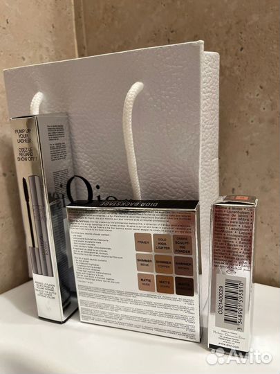 Подарочный набор dior (палетка теней, тушь, блеск)