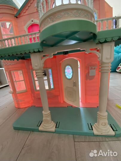 Домик кукольный