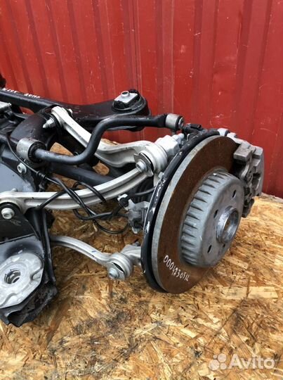 Кулак задний левый мерседес W205 2017год