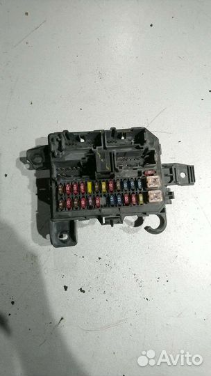 Блок предохранителей салонный ford escape 1